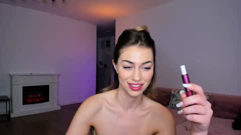 Anysa Smith online show from 12.06.24