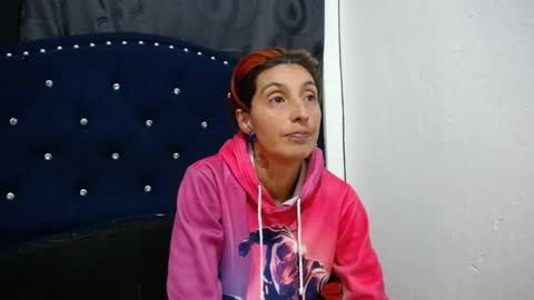 Snapshot of anyu_1306 chatting on 01.06.25 anyu online show from 01.06.25