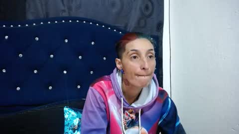 Snapshot of anyu_1306 chatting on 02.14.25 anyu online show from 02.14.25