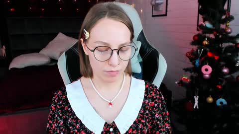 Snapshot of aphexqueen chatting on 12.20.24 APHEX QUEEN online show from 12.20.24