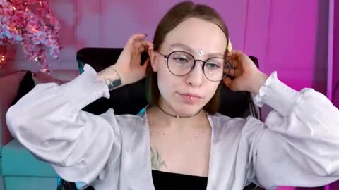 Snapshot of aphexqueen chatting on 01.13.25 APHEX QUEEN online show from 01.13.25