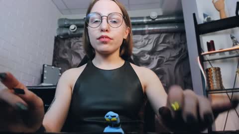 Snapshot of aphexqueen chatting on 01.16.25 APHEX QUEEN online show from 01.16.25