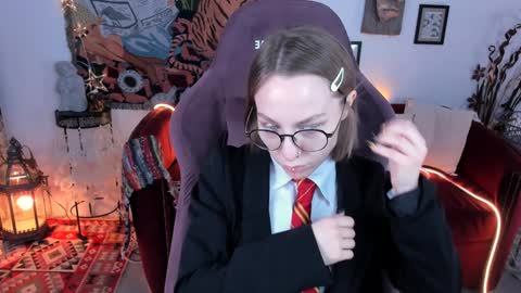 Snapshot of aphexqueen chatting on 01.20.25 APHEX QUEEN online show from 01.20.25