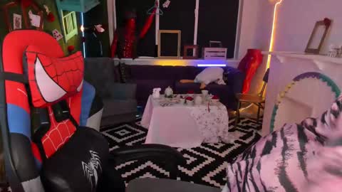 Snapshot of aphexqueen chatting on 02.26.25 APHEX QUEEN online show from 02.26.25