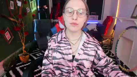 Snapshot of aphexqueen chatting on 02.26.25 APHEX QUEEN online show from 02.26.25