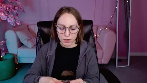 Snapshot of aphexqueen chatting on 02.28.25 APHEX QUEEN online show from 02.28.25