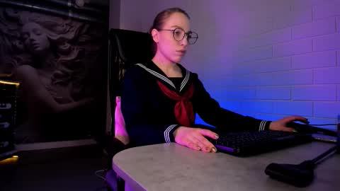 Snapshot of aphexqueen chatting on 02.09.26 APHEX QUEEN online show from 02.09.26