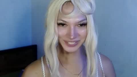 Snapshot of aphr0dite_x chatting on 02.11.26 Roman Goddess online show from 02.11.26
