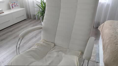 Snapshot of aphrodite83 chatting on 10.21.25 Aphrodite online show from 10.21.25