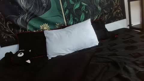 Snapshot of aphrodite__bloom chatting on 02.07.25 aphrodite__bloom online show from 02.07.25