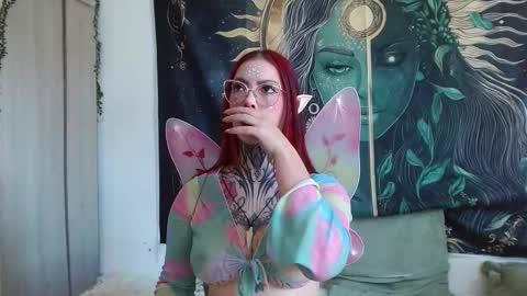 Snapshot of aphrodite__bloom chatting on 11.01.25 aphrodite__bloom online show from 11.01.25