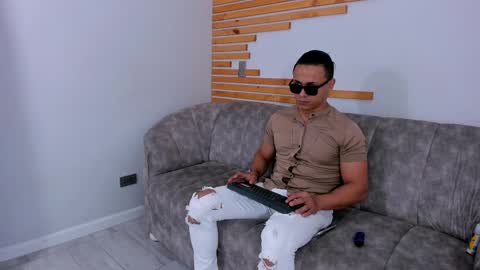 Snapshot of apol0o chatting on 11.10.25 Apolo online show from 11.10.25