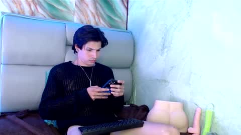 Apolo online show from 02.21.25