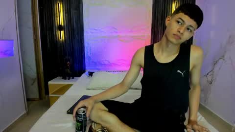 Snapshot of apolo_jonnes chatting on 04.05.26 online show from 04.05.26