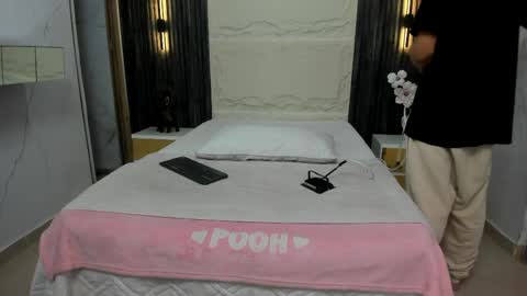 Snapshot of apolo_jonnes chatting on 04.07.26 online show from 04.07.26