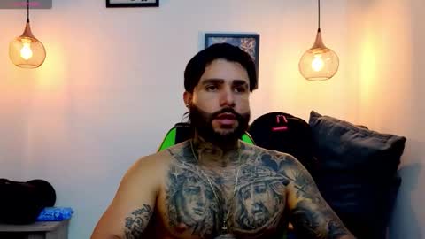 Snapshot of apolo_ryder chatting on 05.19.26 APOLO online show from 05.19.26