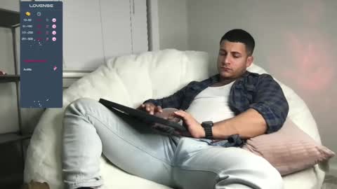 Snapshot of apolo_strange chatting on 02.06.25 apolo_strange online show from 02.06.25