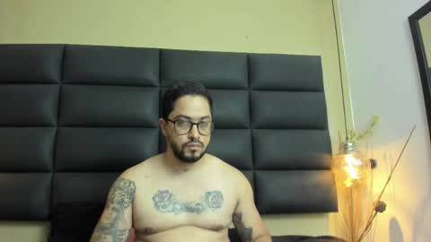 Snapshot of apolomarcos_ chatting on 04.17.26 marcos online show from 04.17.26