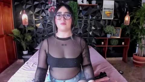 apprilfoxx online show from 10.22.25