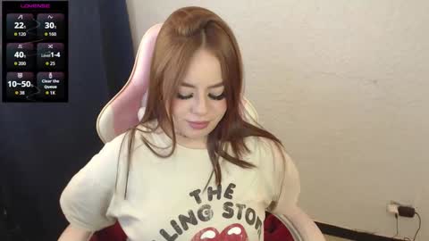 Abril Freelance Model online show from 12.16.25