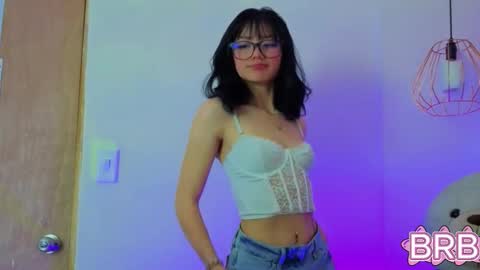 Snapshot of april_bennett chatting on 03.27.26 online show from 03.27.26