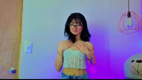 Snapshot of april_bennett chatting on 05.27.26 online show from 05.27.26