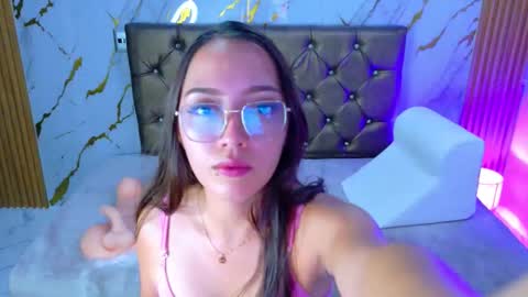 Snapshot of april_daddyssgirl chatting on 09.27.25 APRIL online show from 09.27.25