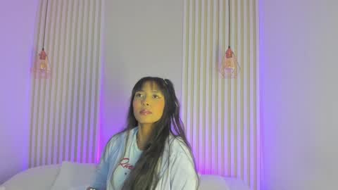 Snapshot of aprilalen chatting on 01.08.25 April online show from 01.08.25