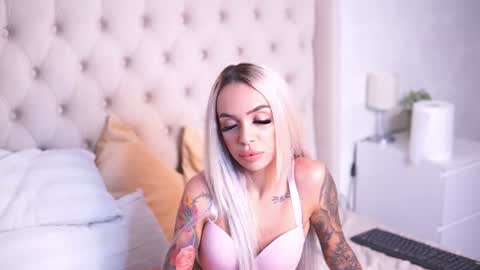 Laura online show from 07.24.26