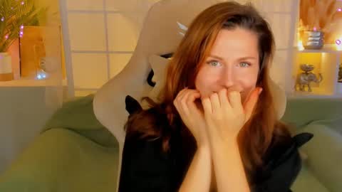 aprill_o_nill online show from 12.20.24