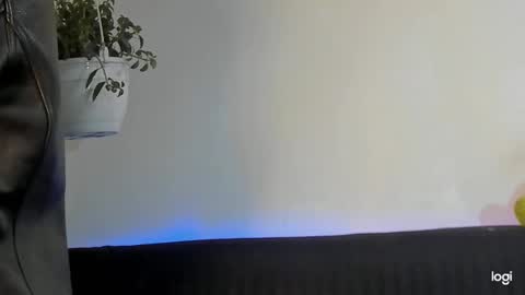 Snapshot of aprillebony319262 chatting on 02.18.26 aprillebony319262 online show from 02.18.26