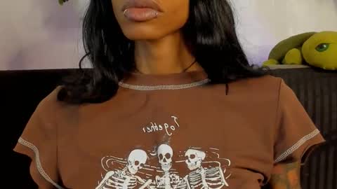 Snapshot of aprillebony319262 chatting on 02.25.26 aprillebony319262 online show from 02.25.26