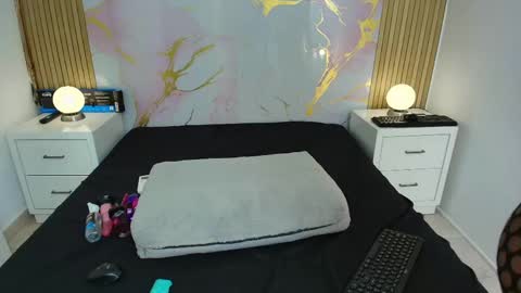 aprillross online show from 03.19.26