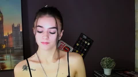 Snapshot of aprillswift_ chatting on 01.21.25 Aprill online show from 01.21.25