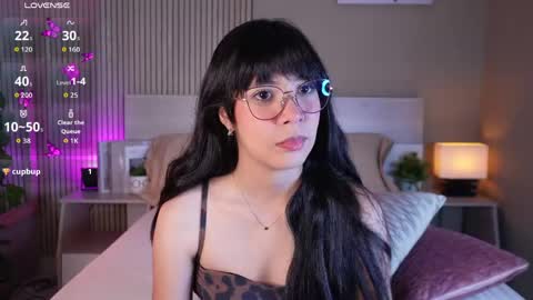 aprilqueenie online show from 06.08.26