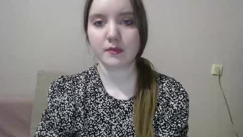 Snapshot of aquanarmin chatting on 01.12.25 Josefin online show from 01.12.25