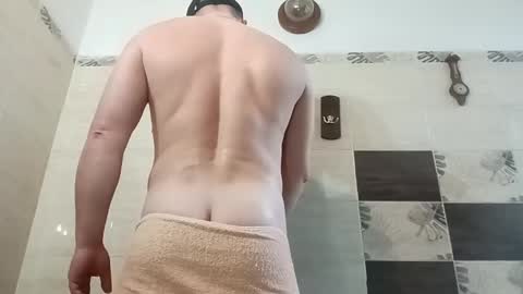 Snapshot of aquinn2000 chatting on 02.26.25 aquinn2000 online show from 02.26.25