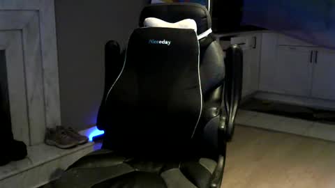 Snapshot of arabbustybeauty chatting on 01.11.25 BustyPrincessLeila online show from 01.11.25