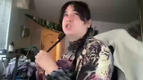 Snapshot of arabbustybeauty chatting on 10.11.25 BustyPrincessLeila online show from 10.11.25