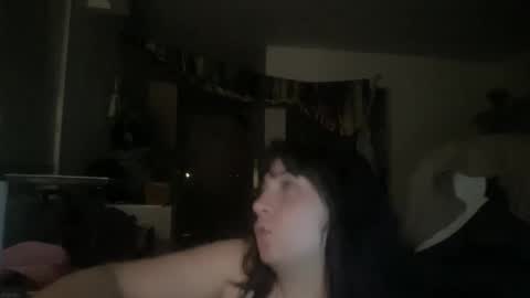 Snapshot of arabbustybeauty chatting on 10.17.25 BustyPrincessLeila online show from 10.17.25