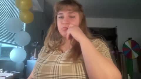 Snapshot of arabbustybeauty chatting on 02.24.26 BustyPrincessLeila online show from 02.24.26