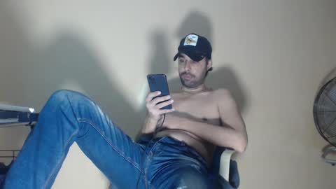 Snapshot of arabebigcock chatting on 10.24.25 ARABE online show from 10.24.25