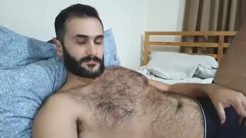 Snapshot of arabhairy90 chatting on 02.19.25 hairycub online show from 02.19.25
