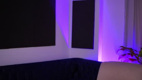 IsaBella online show from 06.11.26