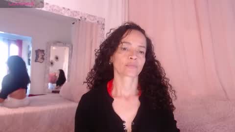 Nadia Cyel online show from 01.18.25