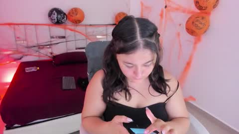 Snapshot of aradia_kiss chatting on 10.15.25 aradia_kiss online show from 10.15.25