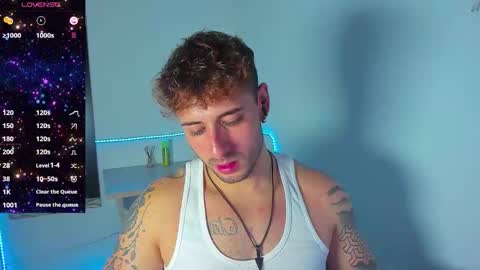 Snapshot of ares_blue chatting on 10.22.25 ares blue online show from 10.22.25
