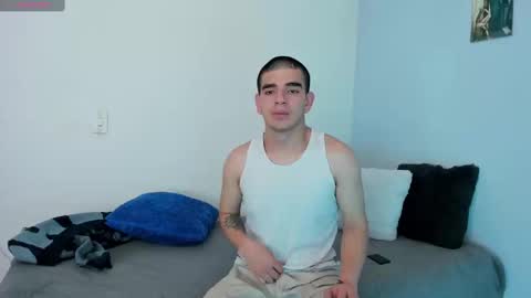 Snapshot of ares_johnsonn chatting on 01.04.25 Ares online show from 01.04.25