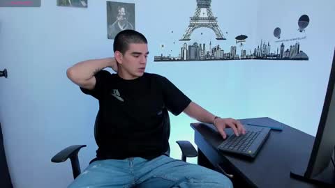 Snapshot of ares_johnsonn chatting on 01.10.25 Ares online show from 01.10.25