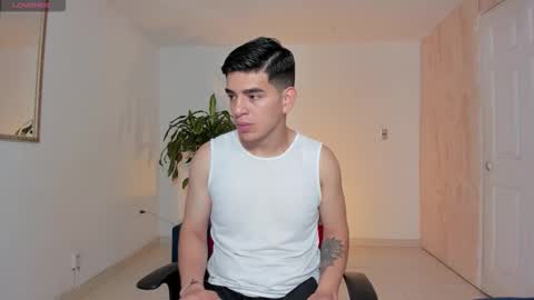 Snapshot of ares_johnsonn chatting on 10.07.25 Ares online show from 10.07.25
